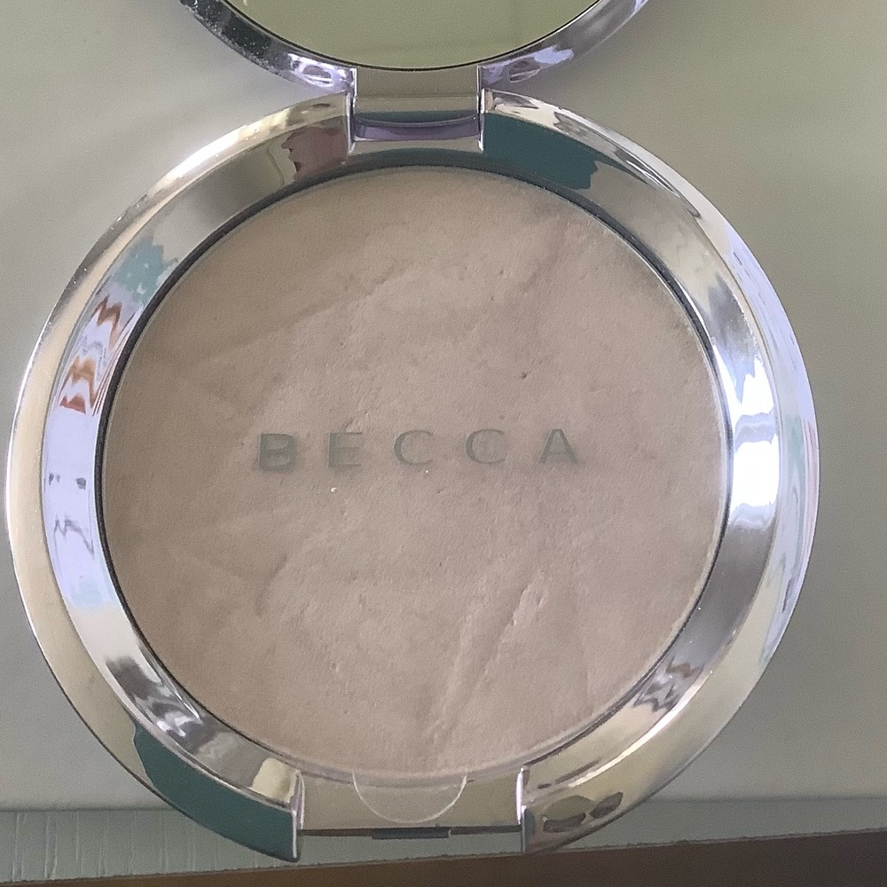 BECCA Shimmering Skin Perfector Pressed